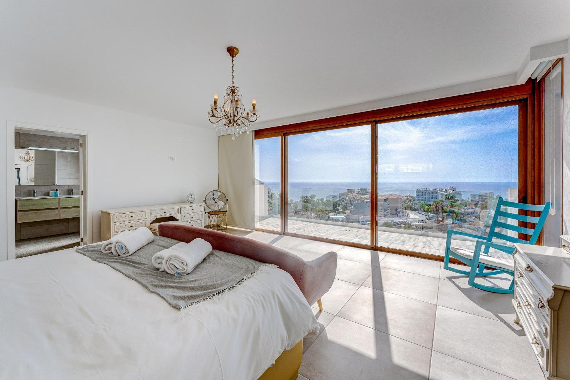 Fabulous Contemporary 5 Bedroom Villa With Private Heated Pool, Sleeps Max 13 Callao Salvaje Exterior foto