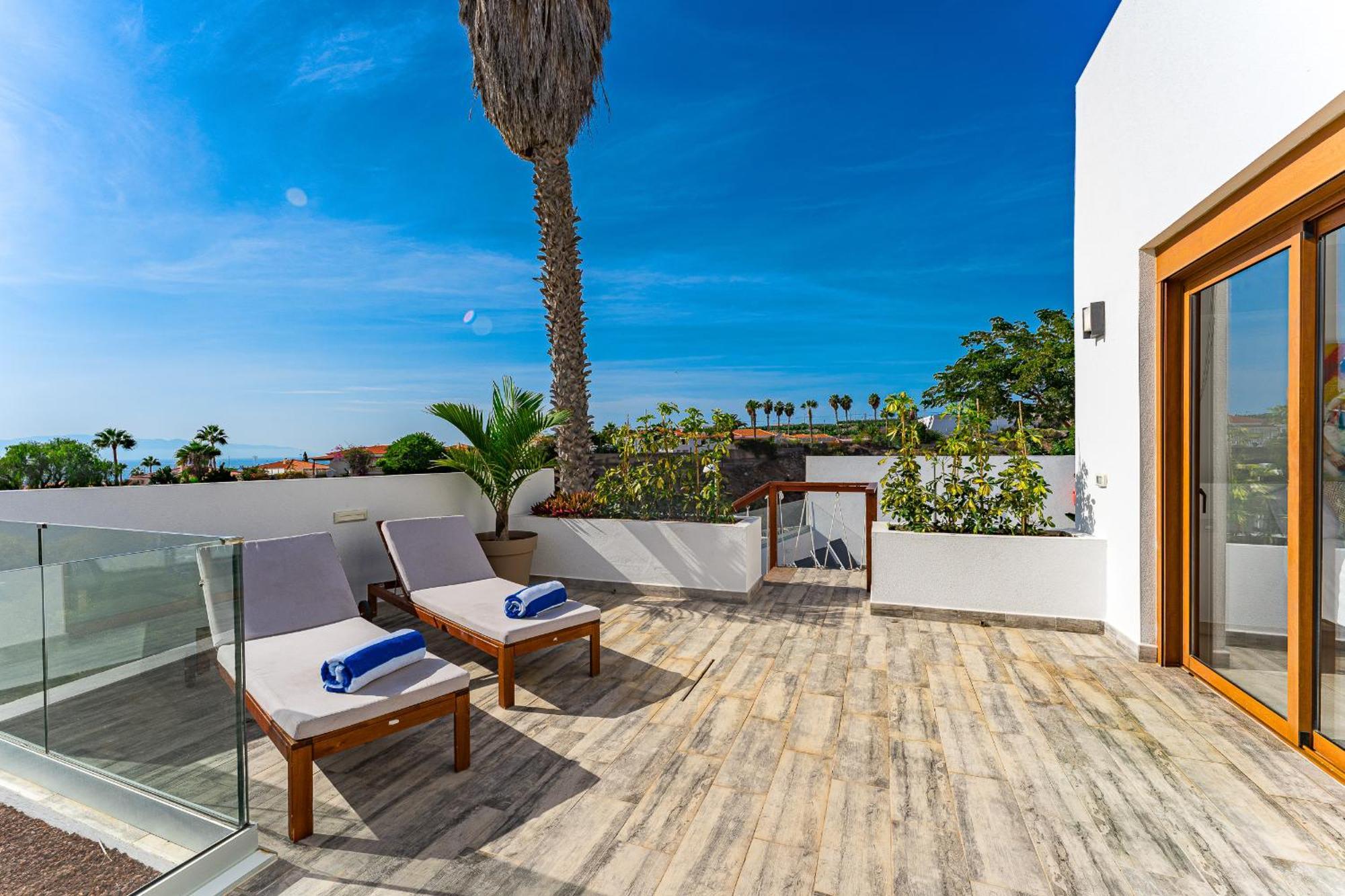 Fabulous Contemporary 5 Bedroom Villa With Private Heated Pool, Sleeps Max 13 Callao Salvaje Exterior foto
